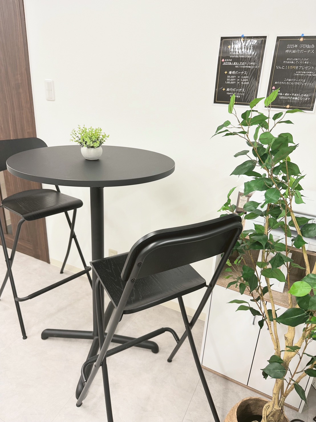 カフェスペースでゆったり過ごせる♪